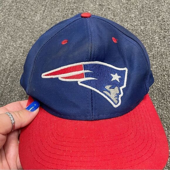 Vintage New England Patriots Logo 7 NFL SnapBack Adjustable Blue Hat Cap - Picture 2 of 6